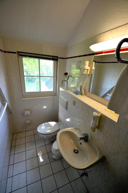 Hotel Am Rugard Bergen Auf Rugen Bilik gambar